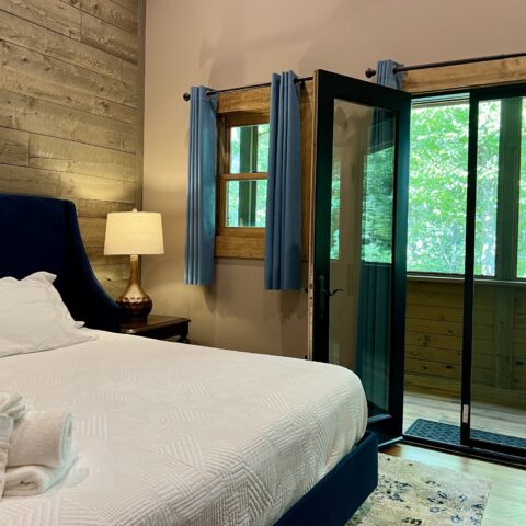 All bedrooms have a private entrance to the screened in porch - The Cove at Fairview - Vacation Rentals - Asheville, NC