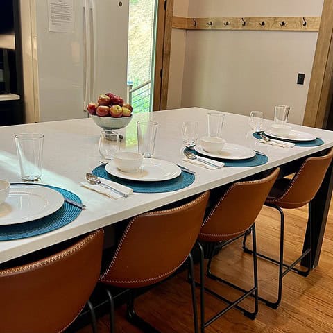 Dine in style! - The Cove at Fairview - Vacation Rentals - Asheville, NC