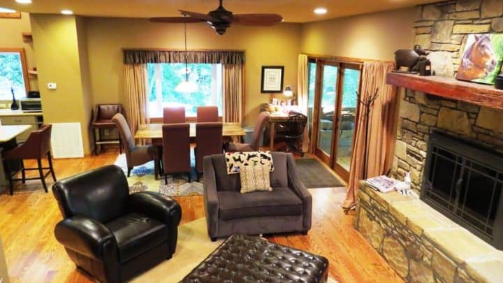 The Huntley has a large Living Room - The Cove at Fairview Vacation Rentals - Asheville NC