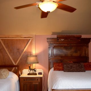My Place has a Walnut bed- The Cove at Fairview - Vacation Rentals- Asheville, North Carolina