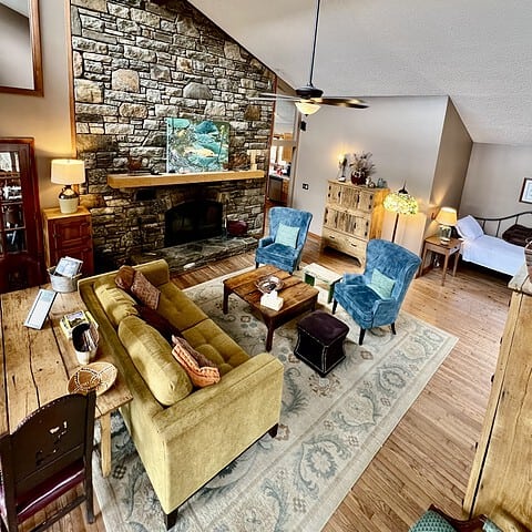 The living room features a new couch and two comfortable chairs - The Cove at Fairview - Vacation Rentals - Asheville, NC